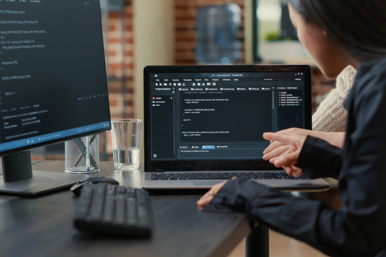 DevOps, data, cybersécurité : pourquoi passer par le portage salarial pour ces profils rares ?